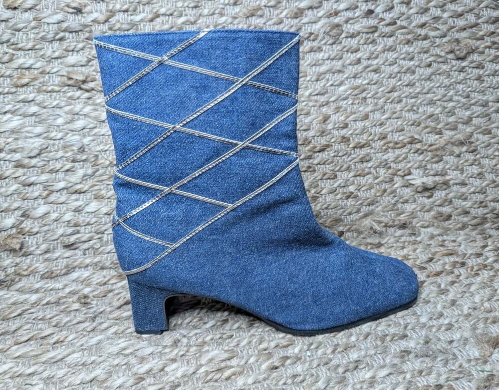 Annie Women’s Denim Blue Ankle Booties Block Heel Boots Silver Accents Sz. 11 M